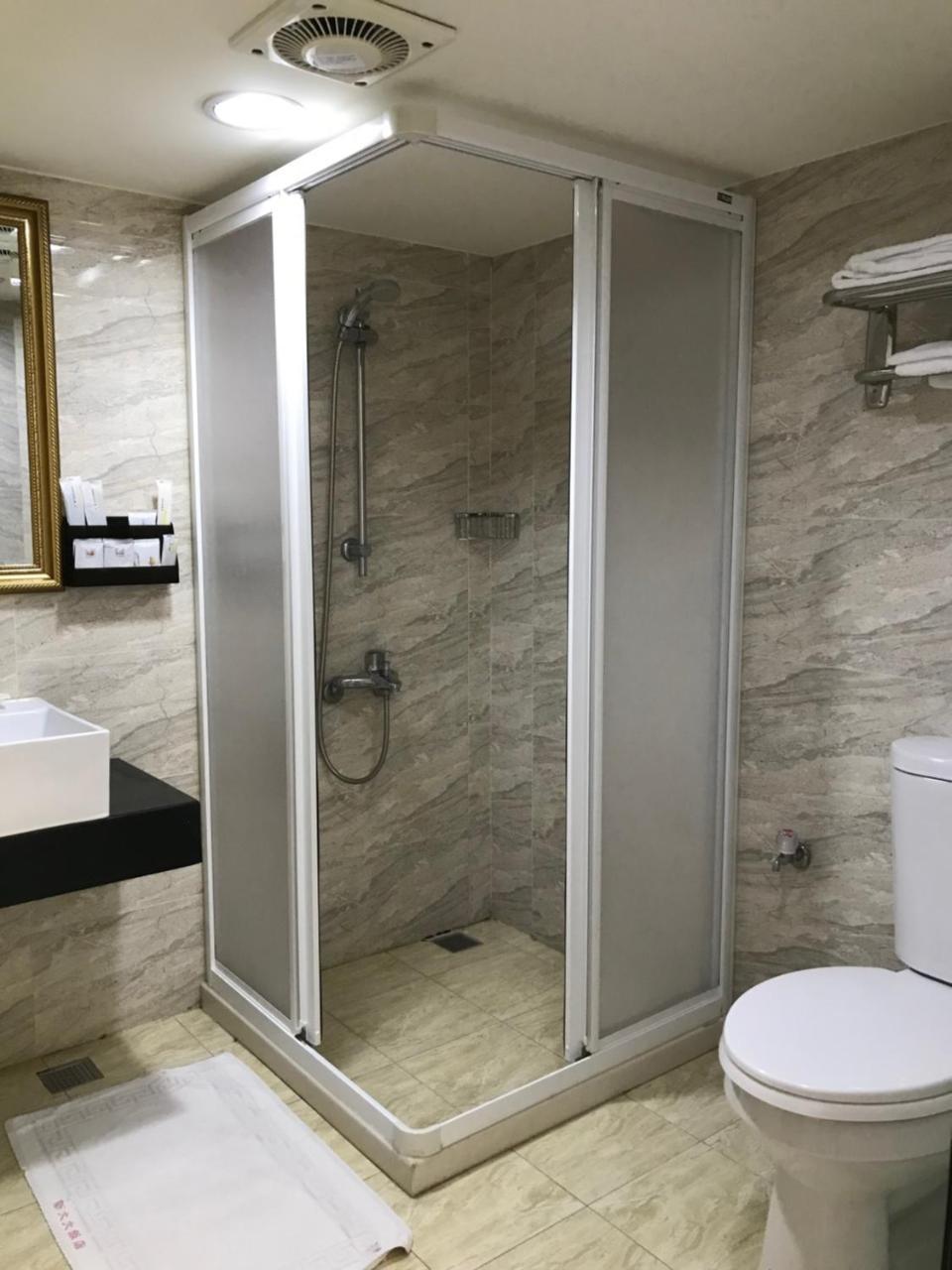 Big Bear Hotel Cao Hùng Ngoại thất bức ảnh